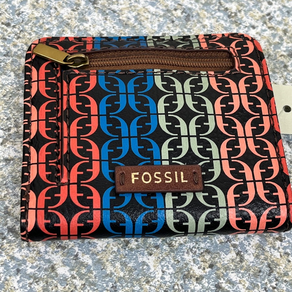 Fossil Wallet Madison Bifold Womens Multi Color Logo Print SWL2508 New With Tags